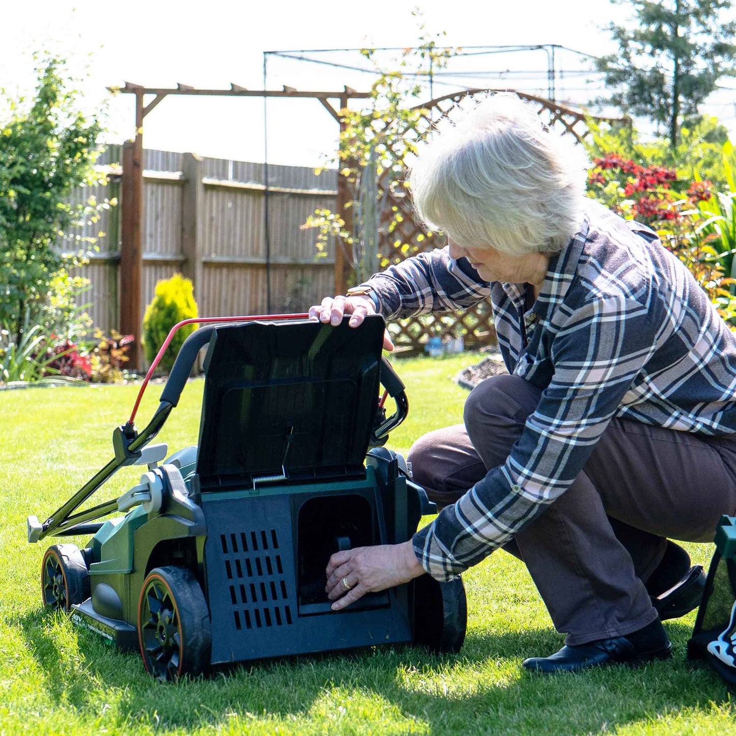 Webb Eco 40V 43cm Cordless Rotary Mower with 2 x 4AH Battery & Charger